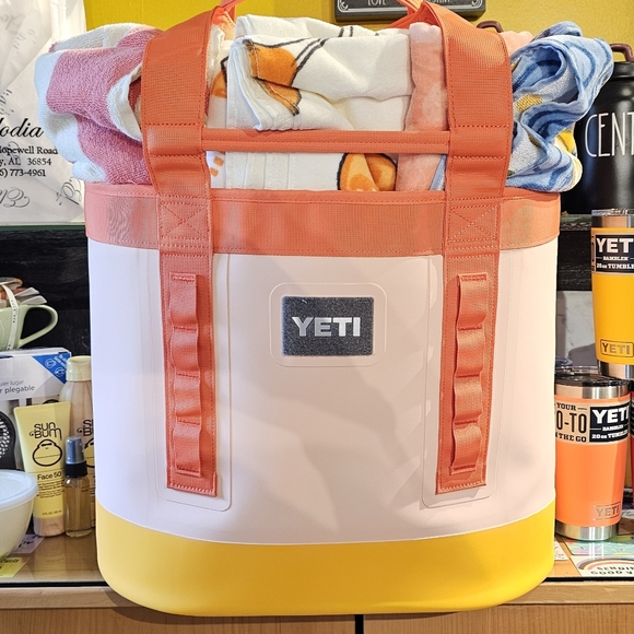 YETI Family Beach Bag - Picture 6 of 7